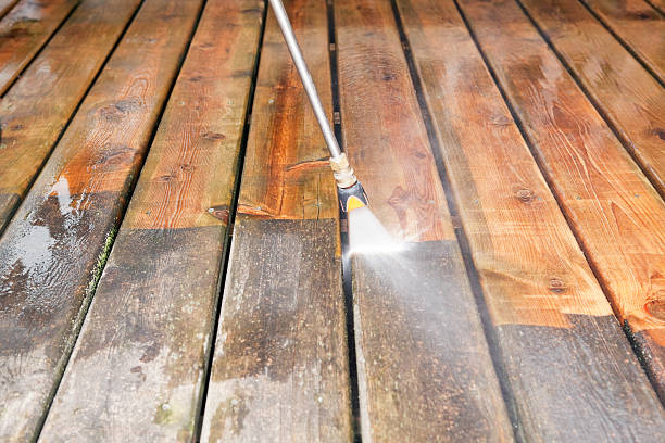 Eco-friendly decking cleaning